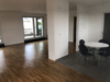 Attraktive 4-Zi. DG-Wohnung, ca. 144m² Wfl. mit Dachterrasse & TG - Bestlage in München Ramersdorf - Wohnzimmer mit Küche