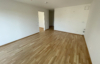 Attraktive 2 Zi. Wohnung mit ca. 49 m² Wfl. m. Terrasse, TG, Bestlage in Gilching bei München (S8) - Wohnzimmer